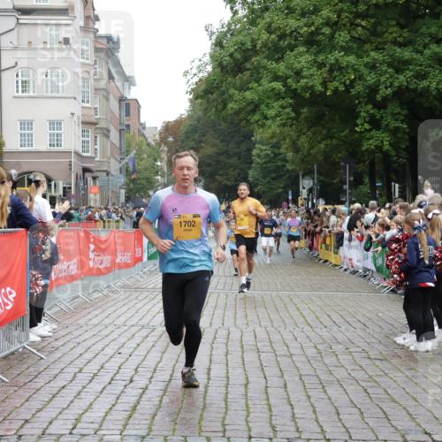 13.09.2026 - Kiel Lauf Yannick Fuchs http://msf.ph/oto/10417730 13.09.2026 09:39:04 Ziel 20, 682, 1702, 1927, 8943, 9838, 1806, 3814, 4043, 4314, 4518, 4975, 6989, 7747, 8313, 8482, 9759, 9838, 10415, 10894, 5272, 5398, 5869, 7216, 7431, 12496, 12682, 12833, 1806, 3315, 3344, 4043, 9825, 11351 meine-sportfotos.de