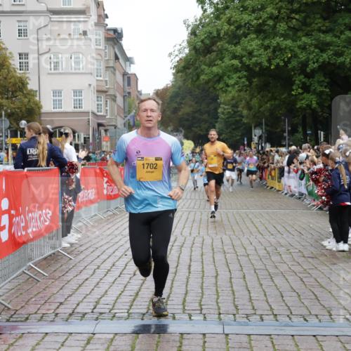 13.09.2026 - Kiel Lauf Yannick Fuchs http://msf.ph/oto/10417740 13.09.2026 09:39:05 Ziel 20, 682, 1702, 1927, 8943, 12496, 682, 3814, 4043, 4314, 4518, 4975, 6989, 7747, 8313, 8482, 9759, 9838, 10415, 10894, 5272, 5398, 5869, 7216, 7431, 8591, 12682, 12833, 1806, 3315, 3344, 4043, 6989, 9825, 11351 meine-sportfotos.de