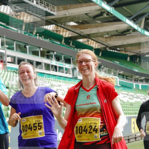 13.09.2026 - 21. swb-Marathon Bremen Michael Burmester http://msf.ph/oto/10417748 13.09.2026 10:42:48 Laufen im Stadion 10002, 10004, 10005, 10148, 10271, 10303, 10330, 10361, 10362, 10395, 10396, 10402, 10422, 10461, 10462, 10474, 10490, 10491, 10519, 10546, 10547, 10557, 10572, 10665, 10705, 10719, 10722, 10752, 10773, 10776, 10784, 10805, 10854, 10859, 10880, 10889, 10899, 10900, 10909, 10963, 10977, 11026, 11027, 11041, 11078, 11084, 11085, 11090, 11097, 11098, 11140, 11173, 11192, 11217, 11264, 11274, 11461, 11482 meine-sportfotos.de