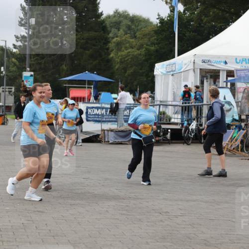 13.09.2026 - Kiel Lauf Andreas Tolksdorf http://msf.ph/oto/10417804 13.09.2026 10:08:07 Kiellinie 230, 9593, 5917, 3505 meine-sportfotos.de