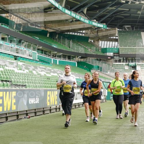 13.09.2026 - 21. swb-Marathon Bremen Michael Burmester http://msf.ph/oto/10417822 13.09.2026 10:42:50 Laufen im Stadion 10002, 10004, 10005, 10148, 10271, 10303, 10330, 10361, 10362, 10395, 10396, 10402, 10422, 10461, 10462, 10474, 10490, 10491, 10519, 10546, 10547, 10557, 10572, 10665, 10705, 10719, 10722, 10752, 10773, 10776, 10784, 10805, 10854, 10859, 10880, 10889, 10899, 10900, 10909, 10963, 10977, 11026, 11027, 11041, 11078, 11084, 11085, 11090, 11097, 11098, 11140, 11173, 11192, 11217, 11264, 11274, 11456, 11461, 11482 meine-sportfotos.de