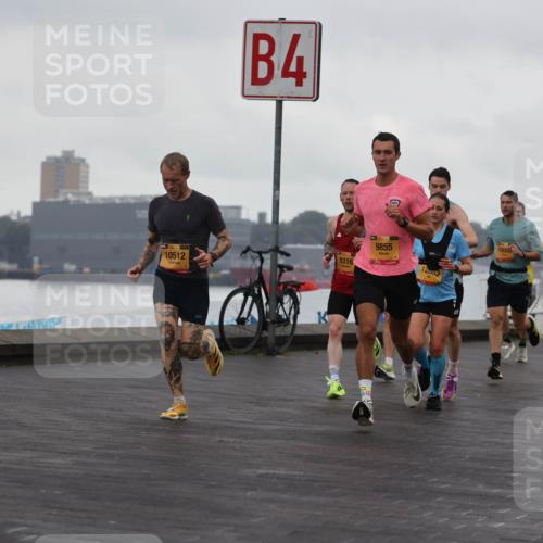 13.09.2026 - Kiel Lauf Andreas Tolksdorf http://msf.ph/oto/10417831 13.09.2026 10:56:48 Kiellinie 10512, 4, 9316, 9855, 12683, 10008, 9253, 397 meine-sportfotos.de