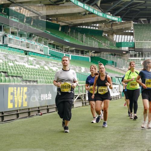 13.09.2026 - 21. swb-Marathon Bremen Michael Burmester http://msf.ph/oto/10417839 13.09.2026 10:42:51 Laufen im Stadion 10002, 10004, 10005, 10148, 10271, 10303, 10330, 10361, 10362, 10395, 10396, 10402, 10422, 10461, 10462, 10474, 10490, 10491, 10519, 10546, 10547, 10557, 10572, 10665, 10705, 10719, 10722, 10752, 10773, 10776, 10784, 10805, 10854, 10859, 10880, 10889, 10899, 10900, 10909, 10963, 10977, 11026, 11027, 11041, 11078, 11084, 11085, 11090, 11097, 11098, 11140, 11173, 11192, 11217, 11264, 11274, 11448, 11456, 11461, 11482 meine-sportfotos.de