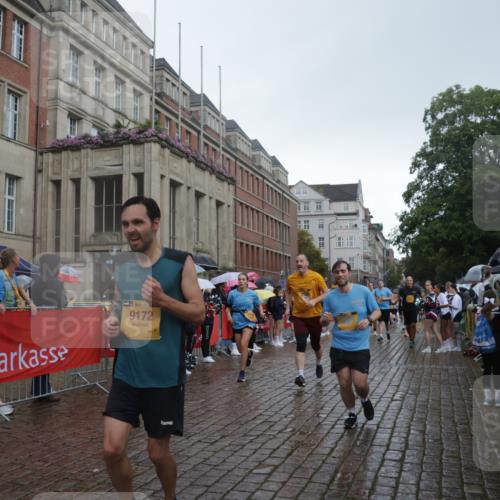 13.09.2026 - Kiel Lauf Yannick Fuchs http://msf.ph/oto/10417853 13.09.2026 10:49:57 Ziel 136, 253, 1401, 1452, 2733, 3008, 3076, 3164, 3459, 4039, 4317, 4921, 5115, 5350, 5370, 5438, 5685, 6827, 6830, 6831, 7437, 8185, 8237, 8459, 8595, 8977, 9449, 10171, 10216, 10237, 10297, 10534, 10703, 10767, 11414, 11437, 11485, 11524, 11712, 12590, 959, 1388, 1770, 2133, 2167, 2245, 2668, 2705, 3259, 3294, 3311, 3459, 3508, 3528, 3979, 4049, 4169, 4937, 5054, 5179, 5350, 5651, 5741, 5849, 6024, 6034, 6157, 6292, 6321, 6339, 6877, 7011, 8644, 8977, 9037, 177 meine-sportfotos.de