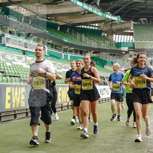 13.09.2026 - 21. swb-Marathon Bremen Michael Burmester http://msf.ph/oto/10417864 13.09.2026 10:42:52 Laufen im Stadion 10002, 10004, 10005, 10148, 10271, 10303, 10330, 10361, 10362, 10395, 10396, 10402, 10422, 10461, 10462, 10474, 10490, 10491, 10519, 10546, 10547, 10557, 10572, 10665, 10705, 10722, 10752, 10773, 10776, 10784, 10805, 10854, 10859, 10880, 10889, 10899, 10900, 10909, 10963, 10977, 11026, 11027, 11041, 11078, 11084, 11085, 11090, 11097, 11098, 11140, 11173, 11192, 11217, 11264, 11274, 11448, 11456, 11461, 11482 meine-sportfotos.de