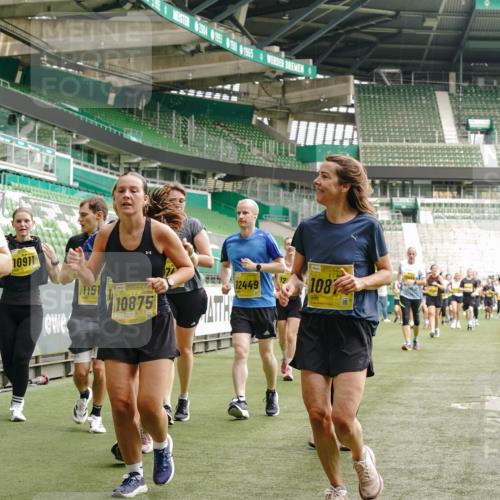 13.09.2026 - 21. swb-Marathon Bremen Michael Burmester http://msf.ph/oto/10417915 13.09.2026 10:42:53 Laufen im Stadion 10002, 10004, 10005, 10148, 10271, 10303, 10330, 10361, 10362, 10395, 10396, 10402, 10422, 10461, 10462, 10474, 10490, 10491, 10519, 10546, 10547, 10557, 10572, 10665, 10722, 10752, 10773, 10776, 10784, 10805, 10854, 10859, 10880, 10889, 10899, 10900, 10909, 10963, 10977, 11026, 11027, 11041, 11078, 11084, 11085, 11090, 11097, 11098, 11140, 11173, 11192, 11217, 11264, 11274, 11448, 11456, 11461, 11482 meine-sportfotos.de