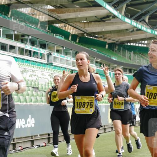13.09.2026 - 21. swb-Marathon Bremen Michael Burmester http://msf.ph/oto/10417951 13.09.2026 10:42:54 Laufen im Stadion 10002, 10004, 10005, 10148, 10271, 10303, 10330, 10361, 10362, 10395, 10396, 10402, 10422, 10461, 10462, 10474, 10490, 10491, 10519, 10546, 10547, 10557, 10572, 10665, 10722, 10752, 10773, 10776, 10784, 10805, 10854, 10880, 10889, 10899, 10900, 10909, 10963, 10977, 11026, 11027, 11041, 11078, 11084, 11085, 11090, 11097, 11098, 11140, 11173, 11192, 11217, 11264, 11274, 11333, 11448, 11456, 11461, 11482 meine-sportfotos.de