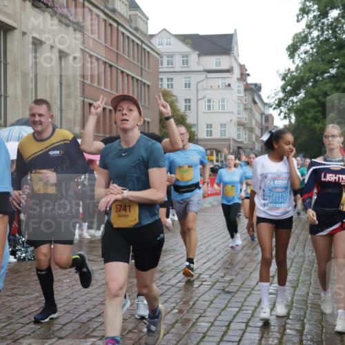 13.09.2026 - Kiel Lauf Yannick Fuchs http://msf.ph/oto/10417953 13.09.2026 10:50:04 Ziel 136, 253, 723, 1057, 1401, 1452, 2709, 2733, 2901, 3076, 4039, 4317, 4714, 4921, 5115, 5438, 5685, 5804, 6445, 7437, 7788, 8185, 8375, 8459, 8665, 10171, 10216, 10237, 10297, 10534, 10767, 11414, 11437, 11485, 11776, 12590, 12664, 12747, 959, 1388, 2167, 2245, 2668, 2705, 3008, 3164, 3259, 3294, 3311, 3459, 3508, 3528, 3979, 4039, 4049, 5179, 5350, 5370, 5651, 5741, 5849, 6024, 6157, 6292, 6321, 6339, 6827, 6830, 6831, 6877, 7011, 8237, 8644, 8977, 9037, 177, 3259, 6321 meine-sportfotos.de