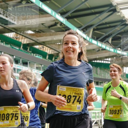 13.09.2026 - 21. swb-Marathon Bremen Michael Burmester http://msf.ph/oto/10417991 13.09.2026 10:42:55 Laufen im Stadion 10002, 10004, 10005, 10148, 10271, 10303, 10330, 10361, 10362, 10395, 10396, 10402, 10422, 10461, 10462, 10474, 10490, 10491, 10519, 10546, 10547, 10557, 10572, 10665, 10722, 10752, 10773, 10776, 10784, 10805, 10854, 10880, 10889, 10899, 10900, 10909, 10963, 10977, 11026, 11027, 11041, 11078, 11084, 11085, 11090, 11097, 11098, 11140, 11173, 11192, 11217, 11264, 11274, 11333, 11337, 11448, 11456, 11461, 11482 meine-sportfotos.de