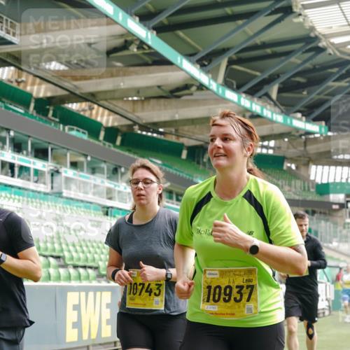 13.09.2026 - 21. swb-Marathon Bremen Michael Burmester http://msf.ph/oto/10418010 13.09.2026 10:42:56 Laufen im Stadion 10002, 10004, 10005, 10148, 10271, 10303, 10330, 10361, 10362, 10395, 10396, 10402, 10422, 10461, 10462, 10474, 10490, 10491, 10519, 10546, 10547, 10557, 10572, 10605, 10606, 10665, 10752, 10773, 10776, 10784, 10805, 10854, 10880, 10889, 10899, 10900, 10909, 10963, 10977, 11026, 11027, 11041, 11078, 11084, 11085, 11090, 11097, 11098, 11140, 11173, 11192, 11217, 11264, 11274, 11333, 11337, 11448, 11456, 11461, 11482 meine-sportfotos.de