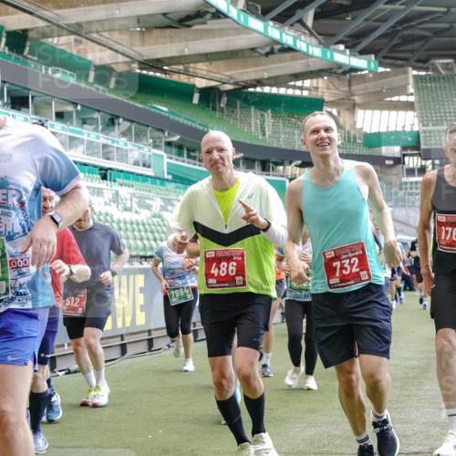 13.09.2026 - 21. swb-Marathon Bremen Michael Burmester http://msf.ph/oto/10418067 13.09.2026 13:20:26 Laufen im Stadion 333, 464, 512, 620, 704, 938, 1066, 1129, 1156, 1158, 1409, 1439, 1446, 1506, 1676, 1697, 1756, 1808, 1815, 1846, 1916, 2010, 2028, 2064, 2139, 2201, 2240, 2258, 2278, 2315, 2349, 2394, 2395, 2414, 2417, 2437, 2501, 2519, 2533, 2557, 2563, 2588, 2626, 2689, 2694, 2695, 2702, 2703, 2722, 2736, 2756, 2793, 2843, 2845, 2886, 2983, 3004, 3010, 3017, 3018, 3031, 3035, 3036, 3037, 3046, 3059, 3070, 3072, 3074, 3102, 3116, 3139, 3189, 3198, 3243, 3263, 3264, 3310, 3315 meine-sportfotos.de