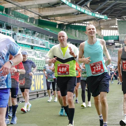 13.09.2026 - 21. swb-Marathon Bremen Michael Burmester http://msf.ph/oto/10418081 13.09.2026 13:20:26 Laufen im Stadion 333, 464, 512, 620, 704, 938, 1066, 1129, 1156, 1158, 1409, 1439, 1446, 1506, 1676, 1697, 1756, 1808, 1815, 1846, 1916, 2010, 2028, 2064, 2139, 2201, 2240, 2258, 2278, 2315, 2349, 2394, 2395, 2414, 2417, 2437, 2501, 2519, 2533, 2557, 2563, 2588, 2626, 2689, 2694, 2695, 2702, 2703, 2722, 2736, 2756, 2793, 2843, 2845, 2886, 2983, 3004, 3010, 3017, 3018, 3031, 3035, 3036, 3037, 3046, 3059, 3070, 3072, 3074, 3102, 3116, 3139, 3189, 3198, 3243, 3263, 3264, 3310, 3315 meine-sportfotos.de