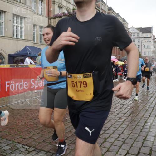 13.09.2026 - Kiel Lauf Yannick Fuchs http://msf.ph/oto/10418096 13.09.2026 10:50:11 Ziel 124, 706, 707, 723, 1008, 1057, 1154, 1401, 2709, 2901, 3889, 4714, 4743, 5394, 5438, 5804, 6248, 6250, 6445, 7788, 7791, 7806, 8375, 8398, 8665, 9034, 9423, 9949, 10237, 11391, 11437, 11776, 12664, 12747, 136, 253, 1388, 1401, 1452, 2245, 2668, 2733, 3008, 3076, 3164, 3294, 3311, 3459, 3508, 4039, 4049, 4317, 4921, 5115, 5179, 5350, 5370, 5651, 5685, 5849, 6024, 6157, 6292, 6339, 6827, 6830, 6831, 6877, 7011, 8237, 8644, 8977, 9037, 177, 3259, 6321, 8717 meine-sportfotos.de