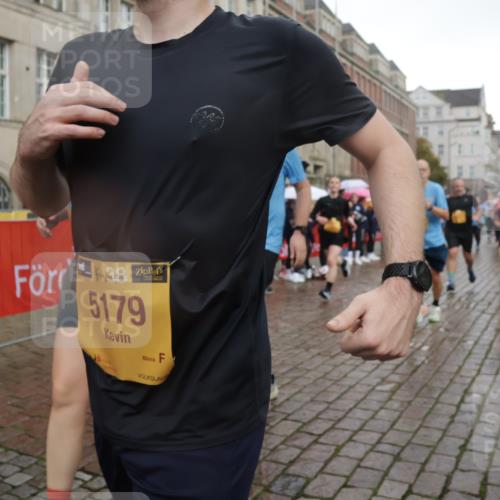 13.09.2026 - Kiel Lauf Yannick Fuchs http://msf.ph/oto/10418103 13.09.2026 10:50:11 Ziel 124, 706, 707, 723, 1008, 1057, 1154, 1401, 2709, 2901, 3889, 4714, 4743, 5394, 5438, 5804, 6248, 6250, 6445, 7788, 7791, 7806, 8375, 8398, 8665, 9034, 9423, 9949, 10237, 11391, 11437, 11776, 12664, 12747, 136, 253, 1388, 1401, 1452, 2245, 2668, 2733, 3008, 3076, 3164, 3294, 3311, 3459, 3508, 4039, 4049, 4317, 4921, 5115, 5179, 5350, 5370, 5651, 5685, 5849, 6024, 6157, 6292, 6339, 6827, 6830, 6831, 6877, 7011, 8237, 8644, 8977, 9037, 177, 3259, 6321, 8717 meine-sportfotos.de