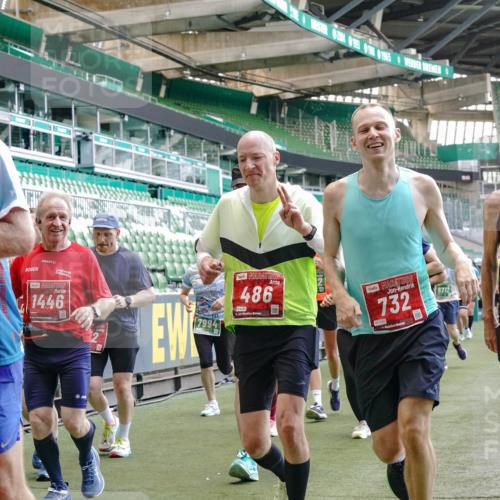 13.09.2026 - 21. swb-Marathon Bremen Michael Burmester http://msf.ph/oto/10418107 13.09.2026 13:20:26 Laufen im Stadion 333, 464, 512, 620, 704, 938, 1066, 1129, 1156, 1158, 1409, 1439, 1446, 1506, 1676, 1697, 1756, 1808, 1815, 1846, 1916, 2010, 2028, 2064, 2139, 2201, 2240, 2258, 2278, 2315, 2349, 2394, 2395, 2414, 2417, 2437, 2501, 2519, 2533, 2557, 2563, 2588, 2626, 2689, 2694, 2695, 2702, 2703, 2722, 2736, 2756, 2793, 2843, 2845, 2886, 2983, 3004, 3010, 3017, 3018, 3031, 3035, 3036, 3037, 3046, 3059, 3070, 3072, 3074, 3102, 3116, 3139, 3189, 3198, 3243, 3263, 3264, 3310, 3315 meine-sportfotos.de