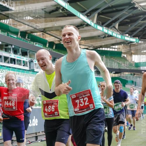 13.09.2026 - 21. swb-Marathon Bremen Michael Burmester http://msf.ph/oto/10418117 13.09.2026 13:20:27 Laufen im Stadion 333, 464, 512, 620, 704, 938, 1066, 1129, 1156, 1158, 1409, 1439, 1446, 1506, 1676, 1697, 1756, 1808, 1815, 1846, 1916, 2010, 2028, 2064, 2139, 2201, 2240, 2258, 2278, 2315, 2349, 2394, 2395, 2414, 2417, 2437, 2501, 2519, 2533, 2557, 2563, 2588, 2626, 2689, 2694, 2695, 2702, 2703, 2722, 2736, 2756, 2793, 2843, 2886, 2983, 3004, 3010, 3017, 3018, 3031, 3035, 3036, 3037, 3046, 3059, 3070, 3072, 3074, 3102, 3116, 3139, 3189, 3198, 3243, 3263, 3264, 3310, 3315 meine-sportfotos.de