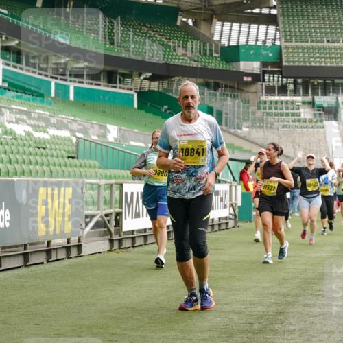 13.09.2026 - 21. swb-Marathon Bremen Michael Burmester http://msf.ph/oto/10418125 13.09.2026 10:43:00 Laufen im Stadion 10002, 10004, 10005, 10148, 10271, 10303, 10325, 10330, 10335, 10361, 10362, 10395, 10396, 10402, 10422, 10459, 10461, 10462, 10474, 10490, 10491, 10513, 10519, 10546, 10547, 10557, 10572, 10605, 10606, 10665, 10752, 10773, 10776, 10784, 10805, 10854, 10880, 10889, 10899, 10900, 10909, 10963, 10977, 11026, 11027, 11041, 11078, 11084, 11085, 11090, 11097, 11098, 11140, 11173, 11192, 11217, 11264, 11274, 11333, 11337, 11448, 11456, 11461, 11482 meine-sportfotos.de
