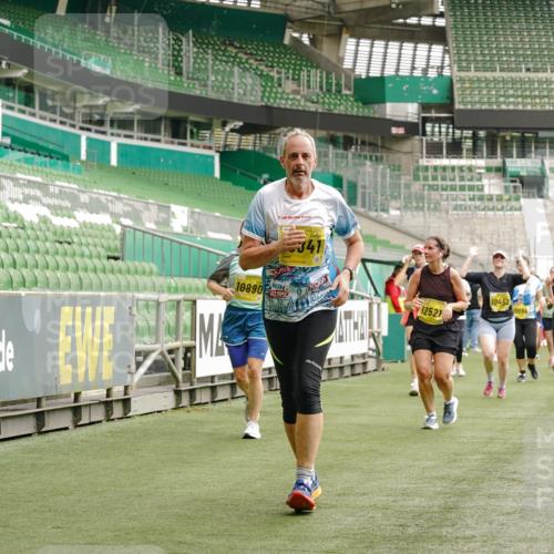 13.09.2026 - 21. swb-Marathon Bremen Michael Burmester http://msf.ph/oto/10418139 13.09.2026 10:43:01 Laufen im Stadion 10002, 10004, 10005, 10148, 10271, 10303, 10325, 10330, 10335, 10361, 10362, 10395, 10396, 10402, 10422, 10459, 10461, 10462, 10474, 10490, 10491, 10513, 10519, 10546, 10547, 10557, 10572, 10605, 10606, 10665, 10752, 10773, 10784, 10805, 10854, 10880, 10889, 10899, 10900, 10909, 10963, 10977, 11026, 11027, 11041, 11078, 11084, 11085, 11090, 11097, 11098, 11140, 11173, 11192, 11217, 11264, 11274, 11333, 11337, 11448, 11456, 11461, 11482 meine-sportfotos.de