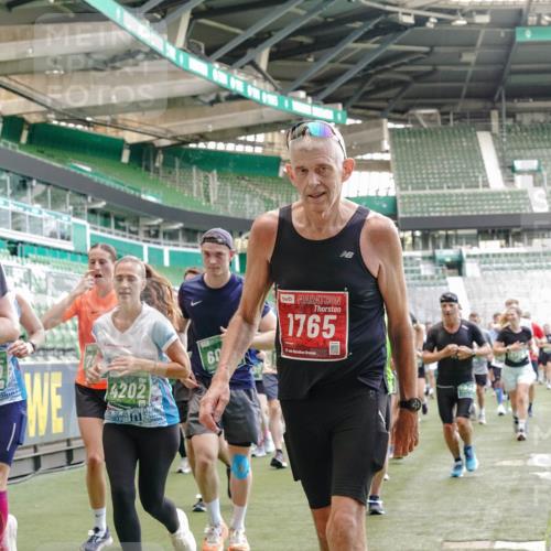 13.09.2026 - 21. swb-Marathon Bremen Michael Burmester http://msf.ph/oto/10418150 13.09.2026 13:20:28 Laufen im Stadion 333, 464, 512, 620, 704, 938, 1066, 1129, 1156, 1158, 1409, 1439, 1446, 1506, 1676, 1697, 1756, 1808, 1815, 1846, 1916, 2010, 2028, 2064, 2139, 2201, 2240, 2258, 2278, 2315, 2349, 2394, 2395, 2414, 2417, 2437, 2501, 2519, 2533, 2557, 2563, 2588, 2626, 2689, 2694, 2695, 2702, 2703, 2722, 2736, 2756, 2793, 2843, 2886, 2983, 3004, 3010, 3017, 3018, 3031, 3035, 3036, 3037, 3046, 3059, 3070, 3074, 3102, 3116, 3139, 3144, 3189, 3198, 3243, 3263, 3264, 3310, 3315 meine-sportfotos.de