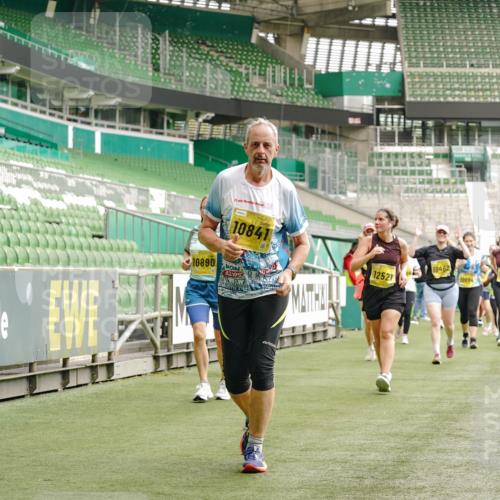 13.09.2026 - 21. swb-Marathon Bremen Michael Burmester http://msf.ph/oto/10418157 13.09.2026 10:43:01 Laufen im Stadion 10002, 10004, 10005, 10148, 10271, 10303, 10325, 10330, 10335, 10361, 10362, 10395, 10396, 10402, 10422, 10459, 10461, 10462, 10474, 10490, 10491, 10513, 10519, 10546, 10547, 10557, 10572, 10605, 10606, 10665, 10752, 10773, 10784, 10805, 10854, 10880, 10889, 10899, 10900, 10909, 10963, 10977, 11026, 11027, 11041, 11078, 11084, 11085, 11090, 11097, 11098, 11140, 11173, 11192, 11217, 11264, 11274, 11333, 11337, 11448, 11456, 11461, 11482 meine-sportfotos.de