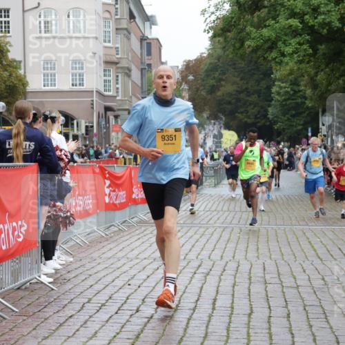13.09.2026 - Kiel Lauf Yannick Fuchs http://msf.ph/oto/10418158 13.09.2026 09:39:34 Ziel 3522, 4104, 8591, 8807, 9351, 9444, 10303, 20, 1702, 1927, 5272, 5398, 5869, 7216, 7431, 12496, 12682, 12833, 2123, 2510, 4090, 4605, 4862, 8620, 9367, 9782, 10031, 10769, 11034, 12172, 682, 4314, 8313, 8943, 9838 meine-sportfotos.de