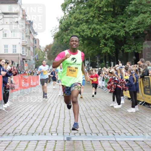 13.09.2026 - Kiel Lauf Yannick Fuchs http://msf.ph/oto/10418196 13.09.2026 09:39:37 Ziel 4104, 8807, 9351, 9444, 9782, 10303, 10769, 12172, 20, 1702, 1927, 3522, 4104, 5272, 5398, 5869, 7216, 7431, 8591, 12496, 12682, 12833, 2123, 2510, 4090, 4605, 4862, 6209, 8620, 9367, 10031, 11034, 682, 1702, 1927, 8943 meine-sportfotos.de