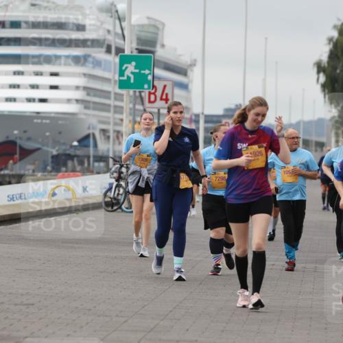 13.09.2026 - Kiel Lauf Andreas Tolksdorf http://msf.ph/oto/10418250 13.09.2026 10:08:25 Kiellinie 4, 1305, 38, 7298, 1926, 1053, 12370 meine-sportfotos.de