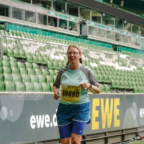 13.09.2026 - 21. swb-Marathon Bremen Michael Burmester http://msf.ph/oto/10418278 13.09.2026 10:43:05 Laufen im Stadion 10002, 10004, 10005, 10148, 10271, 10303, 10325, 10330, 10335, 10361, 10362, 10395, 10396, 10402, 10422, 10459, 10461, 10462, 10474, 10490, 10491, 10513, 10519, 10546, 10547, 10557, 10572, 10605, 10606, 10665, 10752, 10773, 10784, 10805, 10854, 10880, 10889, 10899, 10900, 10909, 10963, 10977, 11026, 11027, 11041, 11078, 11084, 11085, 11090, 11097, 11098, 11140, 11173, 11192, 11217, 11264, 11274, 11333, 11337, 11448, 11456, 11461, 11482 meine-sportfotos.de