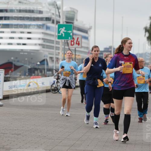 13.09.2026 - Kiel Lauf Andreas Tolksdorf http://msf.ph/oto/10418294 13.09.2026 10:08:26 Kiellinie 4, 1305, 98, 11926, 10554, 6, 10950 meine-sportfotos.de