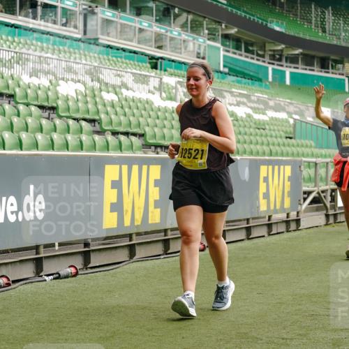 13.09.2026 - 21. swb-Marathon Bremen Michael Burmester http://msf.ph/oto/10418309 13.09.2026 10:43:06 Laufen im Stadion 10002, 10004, 10005, 10148, 10271, 10303, 10325, 10330, 10335, 10361, 10362, 10395, 10396, 10402, 10422, 10459, 10461, 10462, 10474, 10490, 10491, 10513, 10519, 10546, 10557, 10572, 10605, 10606, 10665, 10752, 10773, 10784, 10805, 10854, 10880, 10889, 10899, 10900, 10909, 10963, 10977, 11026, 11027, 11041, 11078, 11084, 11085, 11090, 11097, 11098, 11140, 11173, 11192, 11217, 11264, 11274, 11333, 11337, 11448, 11456, 11461, 11482 meine-sportfotos.de
