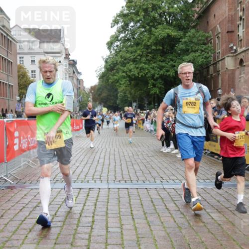 13.09.2026 - Kiel Lauf Yannick Fuchs http://msf.ph/oto/10418313 13.09.2026 09:39:42 Ziel 2510, 4090, 4605, 4862, 9351, 9367, 9444, 9782, 10303, 10769, 12172, 20, 3522, 4104, 5272, 5398, 5869, 7216, 7431, 8591, 8807, 12496, 12682, 12833, 2123, 3416, 5946, 6209, 8620, 10031, 11034, 20, 1702, 1927, 12496 meine-sportfotos.de