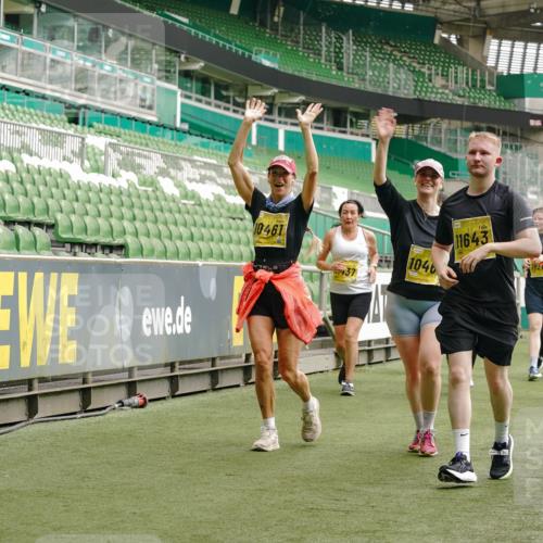 13.09.2026 - 21. swb-Marathon Bremen Michael Burmester http://msf.ph/oto/10418336 13.09.2026 10:43:07 Laufen im Stadion 10002, 10004, 10005, 10148, 10271, 10303, 10325, 10330, 10335, 10361, 10362, 10395, 10396, 10402, 10422, 10459, 10461, 10462, 10474, 10490, 10491, 10513, 10519, 10546, 10557, 10572, 10605, 10606, 10665, 10752, 10773, 10784, 10805, 10854, 10880, 10889, 10899, 10900, 10909, 10963, 10977, 11026, 11027, 11041, 11078, 11084, 11085, 11090, 11097, 11098, 11140, 11173, 11192, 11217, 11264, 11274, 11333, 11337, 11448, 11456, 11461, 11482 meine-sportfotos.de