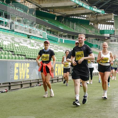 13.09.2026 - 21. swb-Marathon Bremen Michael Burmester http://msf.ph/oto/10418383 13.09.2026 10:43:08 Laufen im Stadion 10002, 10004, 10005, 10148, 10271, 10303, 10325, 10330, 10335, 10361, 10362, 10395, 10396, 10402, 10422, 10459, 10461, 10462, 10474, 10490, 10491, 10513, 10519, 10546, 10557, 10572, 10605, 10606, 10665, 10752, 10773, 10784, 10805, 10854, 10880, 10899, 10900, 10909, 10963, 10977, 11026, 11027, 11041, 11078, 11084, 11085, 11090, 11097, 11098, 11140, 11173, 11192, 11217, 11264, 11274, 11333, 11337, 11448, 11456, 11461, 11482 meine-sportfotos.de