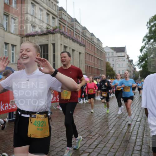 13.09.2026 - Kiel Lauf Yannick Fuchs http://msf.ph/oto/10418397 13.09.2026 10:50:31 Ziel 213, 274, 395, 576, 807, 835, 952, 1124, 1737, 1779, 1904, 1921, 1980, 2530, 3032, 3737, 3769, 3929, 4875, 4922, 5100, 5549, 5800, 6127, 6666, 6864, 7266, 7520, 8086, 8131, 8365, 8753, 8768, 9013, 9148, 9433, 9434, 10486, 11080, 12117, 12288, 12429, 12602, 124, 136, 177, 706, 707, 723, 1008, 1057, 1154, 1401, 2709, 2901, 3076, 3214, 3216, 3436, 3889, 4270, 4317, 4714, 4743, 4921, 5115, 5394, 5438, 5456, 5685, 5804, 6248, 6250, 6445 meine-sportfotos.de