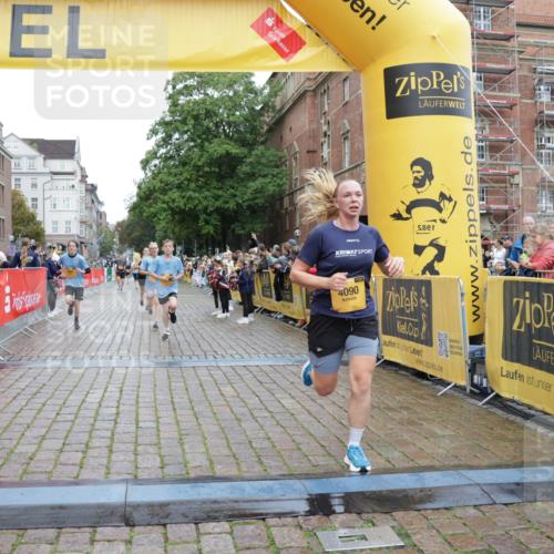 13.09.2026 - Kiel Lauf Yannick Fuchs http://msf.ph/oto/10418410 13.09.2026 09:39:47 Ziel 2510, 4090, 4605, 4862, 8620, 9367, 9782, 10303, 10769, 12172, 3522, 4104, 5272, 5398, 5869, 7216, 7431, 8591, 8807, 9351, 9444, 12682, 12833, 1120, 2123, 3416, 5946, 6209, 10031, 11034, 20, 1927, 5869, 7431, 12496, 12682 meine-sportfotos.de