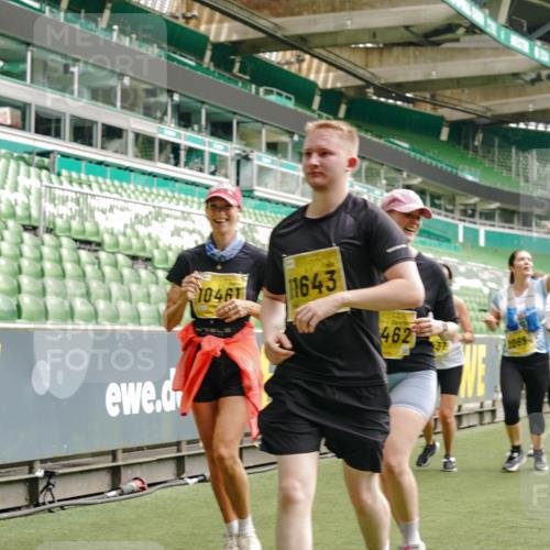 13.09.2026 - 21. swb-Marathon Bremen Michael Burmester http://msf.ph/oto/10418440 13.09.2026 10:43:10 Laufen im Stadion 10002, 10004, 10005, 10148, 10271, 10303, 10325, 10330, 10335, 10361, 10362, 10395, 10396, 10402, 10459, 10461, 10462, 10474, 10490, 10491, 10513, 10519, 10546, 10557, 10572, 10605, 10606, 10665, 10752, 10773, 10784, 10805, 10854, 10880, 10882, 10899, 10900, 10909, 10963, 10977, 11026, 11027, 11041, 11078, 11084, 11085, 11090, 11097, 11098, 11140, 11173, 11192, 11217, 11264, 11274, 11333, 11337, 11448, 11456, 11461, 11482 meine-sportfotos.de