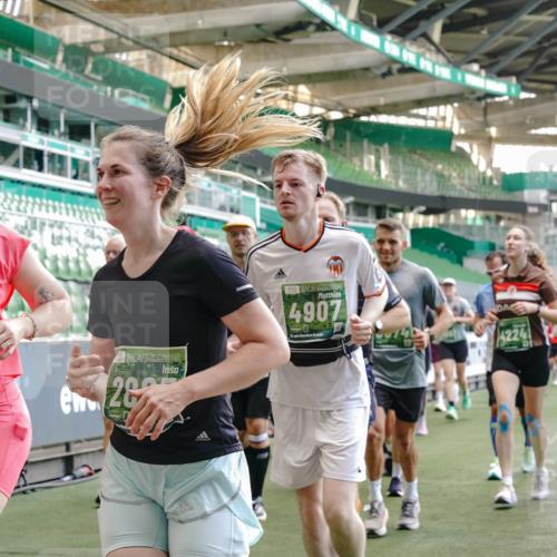 13.09.2026 - 21. swb-Marathon Bremen Michael Burmester http://msf.ph/oto/10418445 13.09.2026 13:20:34 Laufen im Stadion 333, 464, 512, 620, 704, 782, 938, 1066, 1129, 1156, 1158, 1316, 1409, 1439, 1446, 1676, 1697, 1756, 1808, 1815, 1846, 1916, 2010, 2028, 2064, 2139, 2201, 2240, 2258, 2278, 2315, 2349, 2394, 2395, 2414, 2417, 2437, 2501, 2519, 2533, 2551, 2588, 2626, 2689, 2694, 2695, 2702, 2703, 2722, 2736, 2756, 2793, 2843, 2886, 2983, 3004, 3010, 3017, 3018, 3031, 3035, 3036, 3037, 3046, 3059, 3070, 3074, 3102, 3116, 3139, 3144, 3189, 3243, 3263, 3264, 3310, 3315 meine-sportfotos.de