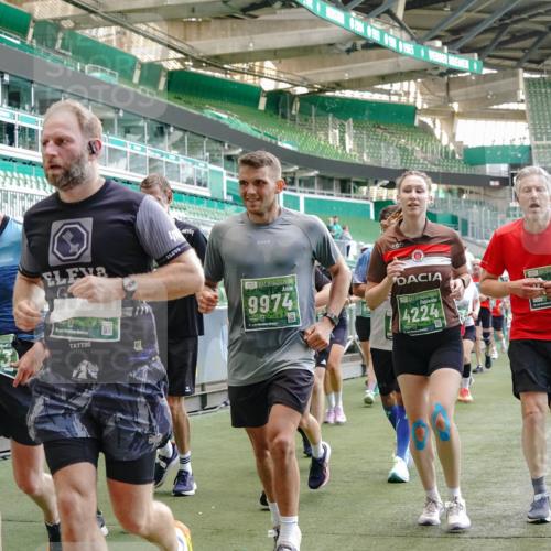 13.09.2026 - 21. swb-Marathon Bremen Michael Burmester http://msf.ph/oto/10418469 13.09.2026 13:20:35 Laufen im Stadion 333, 464, 512, 620, 704, 782, 938, 1066, 1129, 1156, 1158, 1177, 1316, 1409, 1439, 1446, 1676, 1697, 1756, 1808, 1815, 1846, 1916, 2010, 2028, 2064, 2139, 2201, 2240, 2258, 2278, 2315, 2349, 2394, 2395, 2414, 2417, 2437, 2501, 2519, 2533, 2551, 2588, 2626, 2689, 2694, 2695, 2702, 2703, 2722, 2736, 2756, 2793, 2843, 2886, 3004, 3010, 3017, 3018, 3031, 3035, 3036, 3037, 3046, 3059, 3070, 3074, 3102, 3116, 3139, 3144, 3189, 3243, 3263, 3264, 3310, 3315 meine-sportfotos.de