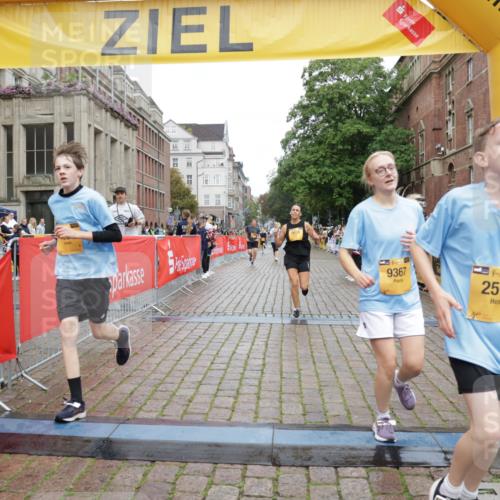 13.09.2026 - Kiel Lauf Yannick Fuchs http://msf.ph/oto/10418470 13.09.2026 09:39:50 Ziel 2123, 2510, 4090, 4605, 4862, 8620, 9367, 9782, 10031, 10769, 11034, 12172, 3522, 4104, 5272, 5398, 7216, 8591, 8807, 9351, 9444, 9782, 10303, 10769, 12172, 12833, 1120, 3416, 5081, 5946, 6209, 12715, 5272, 5398, 5869, 7431, 12496, 12682, 12833 meine-sportfotos.de