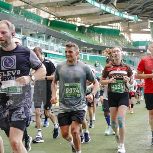 13.09.2026 - 21. swb-Marathon Bremen Michael Burmester http://msf.ph/oto/10418494 13.09.2026 13:20:36 Laufen im Stadion 333, 464, 512, 620, 704, 782, 938, 1066, 1129, 1156, 1158, 1177, 1316, 1409, 1439, 1446, 1676, 1697, 1756, 1808, 1815, 1846, 1916, 2010, 2028, 2064, 2139, 2201, 2240, 2258, 2278, 2315, 2349, 2394, 2395, 2414, 2417, 2437, 2501, 2519, 2533, 2551, 2588, 2626, 2689, 2694, 2695, 2702, 2703, 2722, 2736, 2756, 2793, 2843, 2886, 3004, 3010, 3017, 3018, 3031, 3035, 3036, 3037, 3046, 3059, 3070, 3074, 3102, 3116, 3139, 3144, 3243, 3263, 3264, 3310, 3315 meine-sportfotos.de