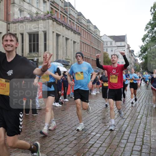 13.09.2026 - Kiel Lauf Yannick Fuchs http://msf.ph/oto/10418498 13.09.2026 10:50:37 Ziel 395, 576, 807, 952, 1124, 1737, 1904, 1921, 2521, 2530, 3032, 3929, 4875, 4922, 5100, 5426, 5430, 5549, 5800, 6666, 6864, 7229, 7266, 7520, 8105, 8131, 8768, 9013, 9148, 9433, 9434, 9599, 10192, 10198, 10391, 10486, 10968, 11080, 11684, 12092, 12262, 12429, 12602, 124, 177, 213, 274, 576, 706, 707, 723, 835, 1008, 1057, 1154, 1779, 1980, 2709, 2901, 3032, 3214, 3216, 3436, 3737, 3769, 3889, 4270, 4714, 4743, 5100, 5394, 5438, 5456, 5804, 6127, 6248, 6250, 6445 meine-sportfotos.de