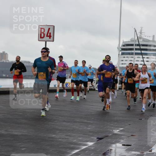13.09.2026 - Kiel Lauf Andreas Tolksdorf http://msf.ph/oto/10418521 13.09.2026 10:57:10 Kiellinie 9575, 4, 8093, 12772, 2572, 902, 57, 3 meine-sportfotos.de
