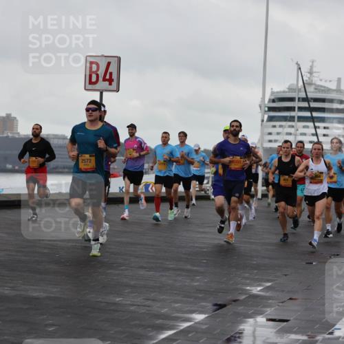 13.09.2026 - Kiel Lauf Andreas Tolksdorf http://msf.ph/oto/10418526 13.09.2026 10:57:10 Kiellinie 9575, 4, 2572, 12772, 8093, 902, 3 meine-sportfotos.de
