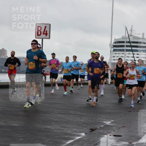 13.09.2026 - Kiel Lauf Andreas Tolksdorf http://msf.ph/oto/10418537 13.09.2026 10:57:10 Kiellinie 169, 2572, 4, 8093, 12772, 902, 4954, 3 meine-sportfotos.de