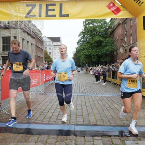 13.09.2026 - Kiel Lauf Yannick Fuchs http://msf.ph/oto/10418555 13.09.2026 09:39:56 Ziel 2123, 2510, 4605, 6209, 8620, 9367, 10031, 11034, 3522, 4090, 4104, 4862, 8591, 8807, 9351, 9444, 9782, 10303, 10769, 12172, 1120, 2546, 3416, 5081, 5946, 10413, 10825, 11410, 12715, 5272, 5398, 5869, 7216, 7431, 12833 meine-sportfotos.de