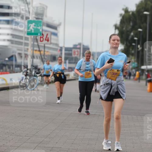 13.09.2026 - Kiel Lauf Andreas Tolksdorf http://msf.ph/oto/10418587 13.09.2026 10:08:32 Kiellinie 84, 83, 11388, 38, 1305 meine-sportfotos.de