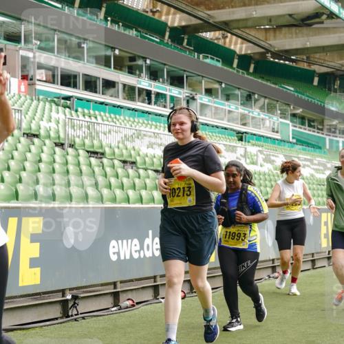 13.09.2026 - 21. swb-Marathon Bremen Michael Burmester http://msf.ph/oto/10418594 13.09.2026 10:43:15 Laufen im Stadion 10002, 10004, 10005, 10148, 10271, 10303, 10325, 10330, 10335, 10361, 10362, 10395, 10396, 10402, 10459, 10474, 10490, 10491, 10513, 10519, 10546, 10557, 10572, 10605, 10606, 10665, 10752, 10756, 10773, 10779, 10784, 10805, 10854, 10880, 10882, 10899, 10900, 10909, 10963, 10977, 10997, 11026, 11027, 11041, 11078, 11084, 11085, 11090, 11097, 11098, 11140, 11173, 11192, 11217, 11264, 11274, 11333, 11337, 11448, 11456, 11461, 11482 meine-sportfotos.de
