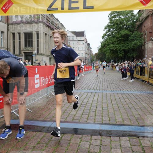 13.09.2026 - Kiel Lauf Yannick Fuchs http://msf.ph/oto/10418601 13.09.2026 09:39:59 Ziel 2123, 3416, 5946, 6209, 8620, 10031, 11034, 2510, 3522, 4090, 4104, 4605, 4862, 8591, 8620, 8807, 9351, 9367, 9444, 9782, 10303, 10769, 12172, 1120, 2546, 3724, 5081, 9734, 10413, 10418, 10825, 10971, 11410, 12715, 3522, 4104, 7216, 8591, 12833 meine-sportfotos.de