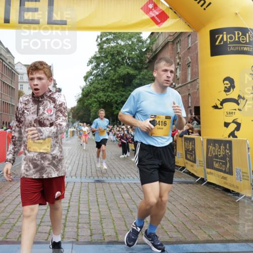 13.09.2026 - Kiel Lauf Yannick Fuchs http://msf.ph/oto/10418637 13.09.2026 09:40:05 Ziel 1120, 3416, 5081, 5946, 6209, 12715, 2123, 2510, 4090, 4605, 4862, 8620, 9351, 9367, 9444, 9782, 10031, 10303, 10769, 11034, 12172, 2284, 2546, 2695, 3724, 4987, 9734, 10413, 10418, 10825, 10971, 11410, 3522, 4104, 8591, 8807 meine-sportfotos.de