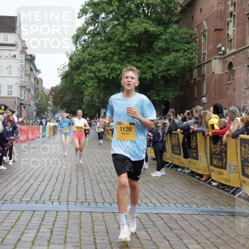 13.09.2026 - Kiel Lauf Yannick Fuchs http://msf.ph/oto/10418648 13.09.2026 09:40:07 Ziel 1120, 2546, 3416, 5081, 5946, 12715, 2123, 2510, 4090, 4605, 4862, 6209, 8620, 9351, 9367, 9444, 9782, 10031, 10303, 10769, 11034, 12172, 2284, 2695, 3694, 3724, 4987, 9734, 10413, 10418, 10825, 10971, 11410, 3522, 4104, 8591, 8807, 9351, 9444 meine-sportfotos.de
